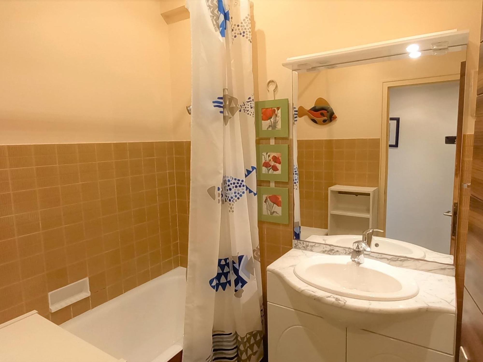 Charmant Pavillon A Saint-Jean-De-Monts: 2 Chambres, Proche Plage, Foret Et Commerces, Jardin Clos - Fr-1-323-259 Экстерьер фото